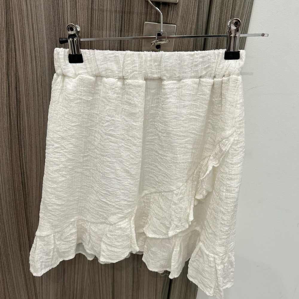 White crinkle style skirt from My Loca size small barely worn